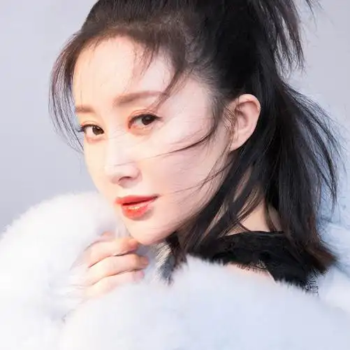 小仙女舒畅的十张美图,网友:张张都想保存下来做壁纸,太美了!