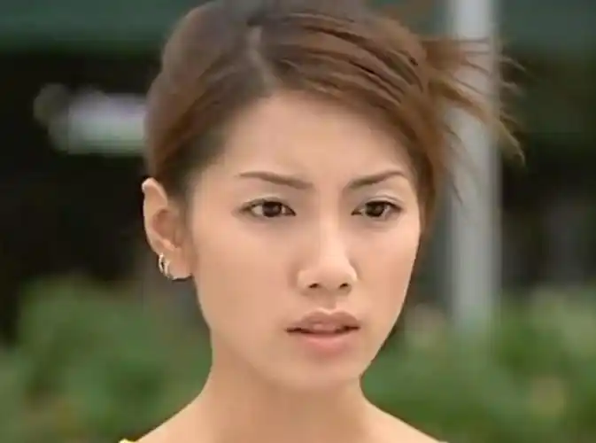 《第八号当铺》爱上自己的外曾祖父,是种怎样的体验?_孙卓