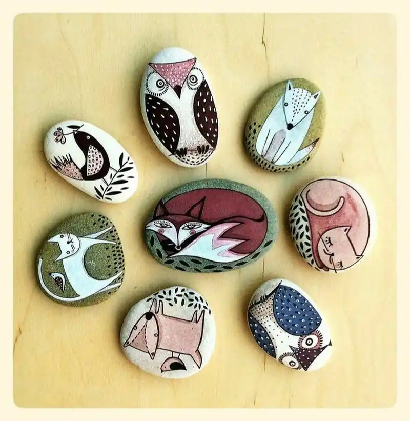 分享一组可爱的手绘石头画,作业帮收藏 丙烯笔,油性笔可以搞定 #绘画