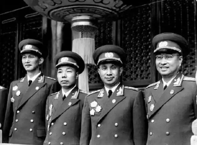 扁担图片(开国第一少将) - 赤虎壹号