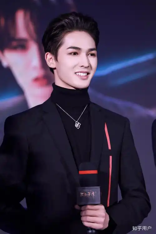 菱形脸的男明星有几个? - 知乎