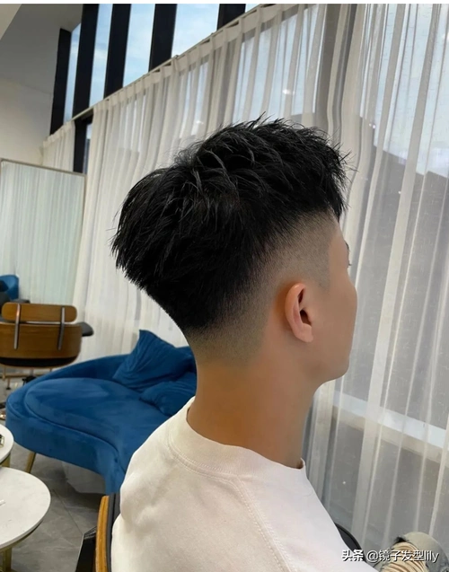 男生留什么发型好看(在线扫一扫脸型配发型免费)