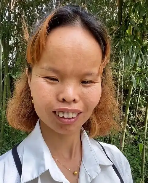 江西女子"一丑成名",靠奇特长相圈粉百万,自信程度不输凤姐