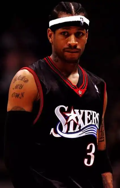 官宣了,76人传奇巨星艾弗森雕像将4月13日矗立在76人传奇步道上