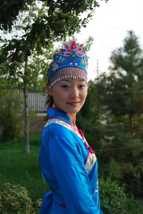 锡伯族美女图片