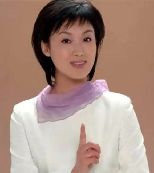 央视主持郑丽:赵普的老婆是谣言,37岁低调做妈妈,老公是普通人