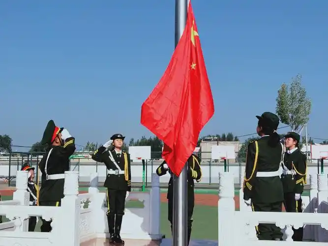 向国旗敬礼 铸牢中华民族共同体意识