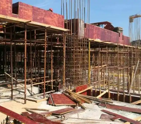 利用木模板拆装方便产品特点降低混凝土浇筑难度