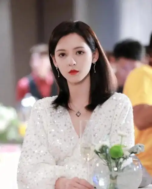 曝90后小花与多位领导有染,为资源什么都肯干|明星|奇说-红叶网