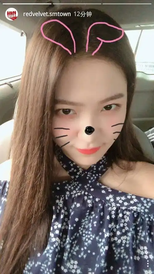 如初恋般闪耀的美貌 椰梨米俏皮自拍送达