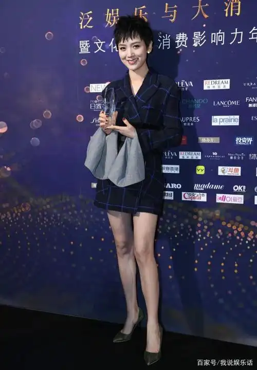 李晓峰,短发干练有魄力,出演《我是真朋友》超有范!