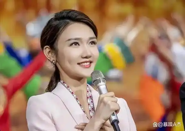 任鲁豫,撒贝宁领衔!央视春晚主持名单曝光,网友:期待!