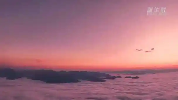 震撼!大围山粉色云海美如画