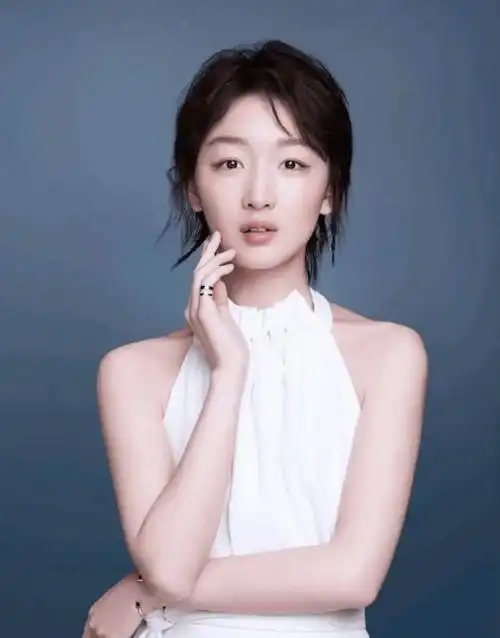 著名演员「周冬雨」经纪公司