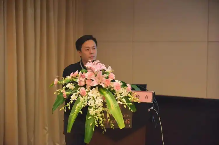 四川大学华西医院 杨赛硬质气管镜操作技术四川省人民医院 邹俊径向