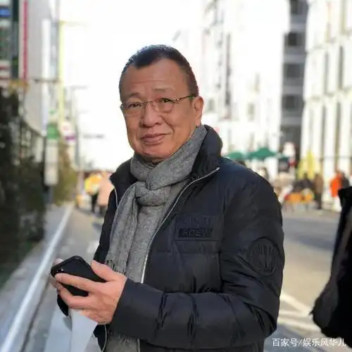 许绍雄重视家庭,为爱妻在新加坡购豪宅,宠女无微不至!