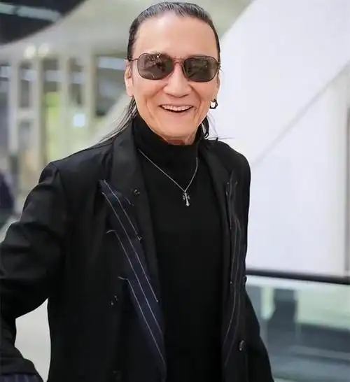 被大49岁的谢贤养了12年拿2000万分手费走人的coco如今怎样了