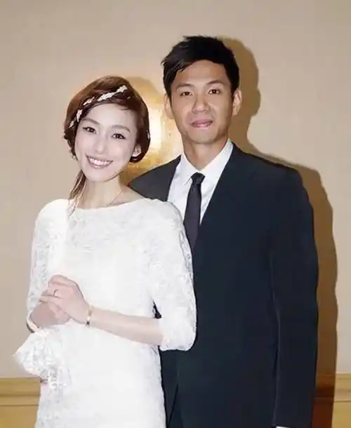 表示:丈夫是个正直的人,佩服她的三观_老公_张韶涵_女人