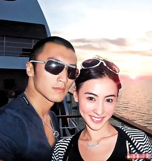 张柏芝谢霆锋合照