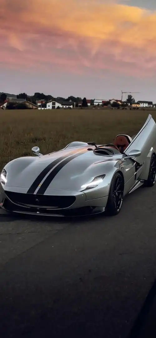 只有驾驶座的酷帅银色超跑汽车手机壁纸