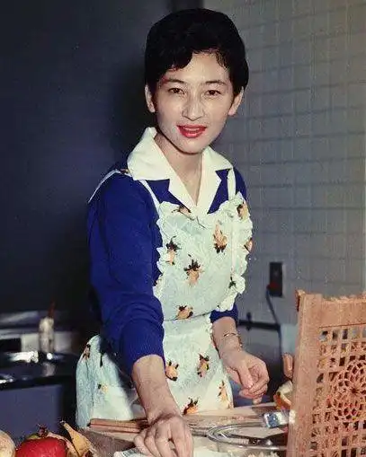 日本良子皇后基因太强后代遗传眯眯眼美智子和雅子再美也没用