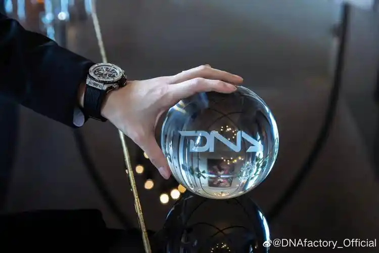 a音乐联盟,以及染色体公益基因等等,张艺兴的事业版图持续扩展,可谓是