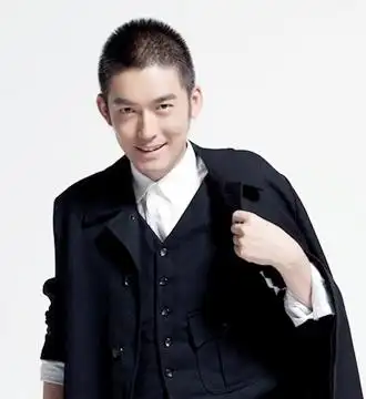 男生平头碎发发型图片硬汉气质