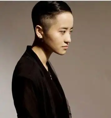 奶茶千金蒋瑶嘉蒋瑶嘉寸头pk长发哪个更惊艳