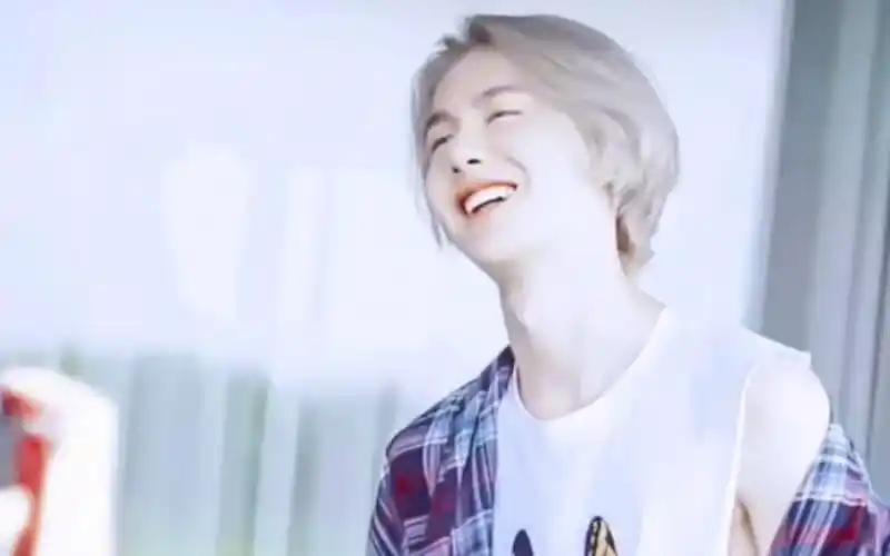 【王一博】白牡丹 初恋的杀伤力!