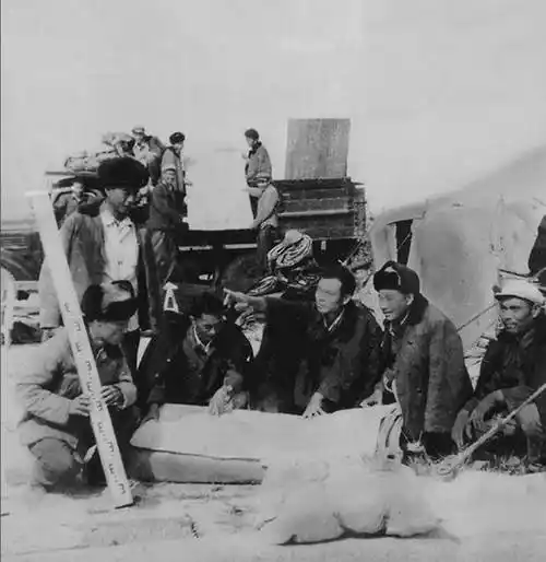 生也沙丘,死也沙丘:1964年焦裕禄去世,兰考人民披麻戴孝