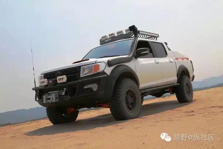 照着郑州日产锐骐展车全方位改装锐骐皮卡zd30