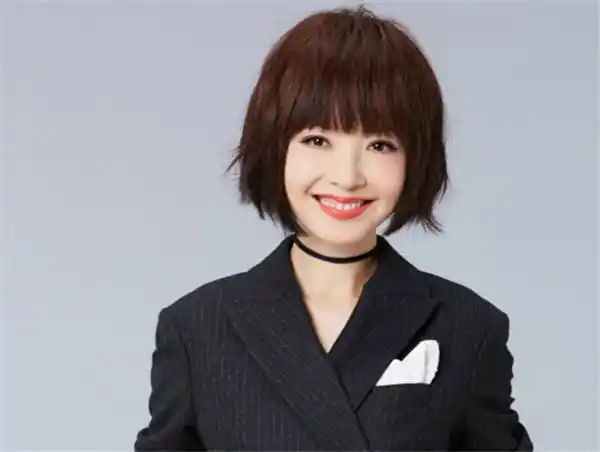 47岁陈鲁豫近照曝光,宛若豆蔻少女,一切都是新发型的功劳