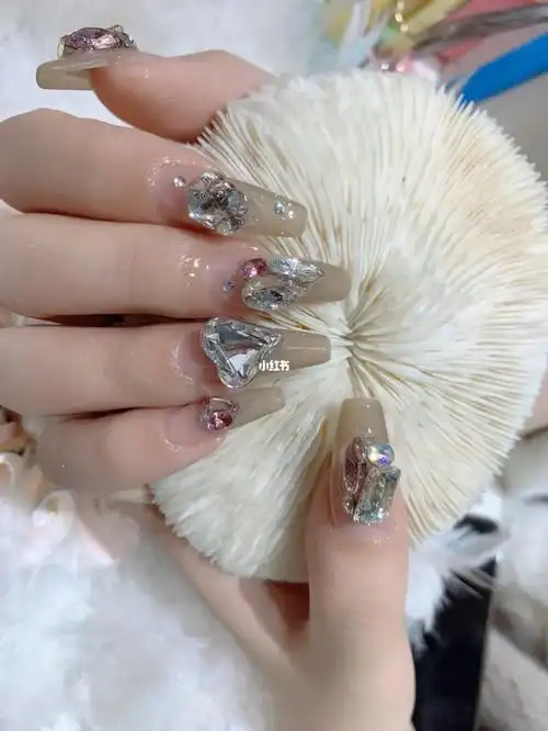 奢华满钻美甲