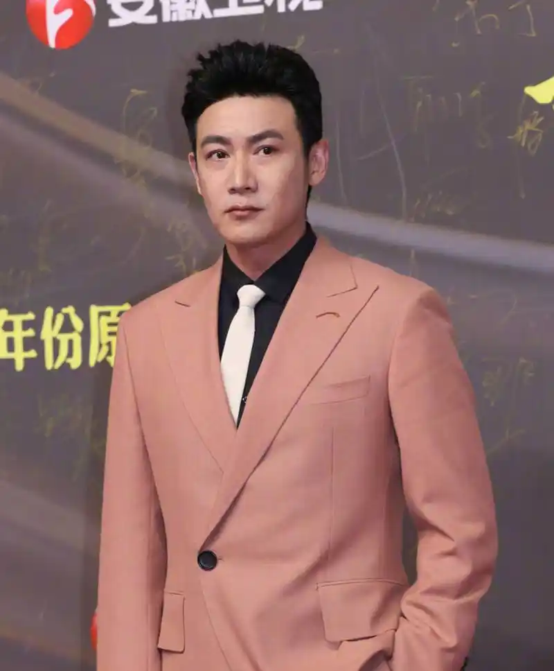 冯绍峰,陆毅,郭涛,杜淳,这些青年男演员的状态也保持得还算不错,除了