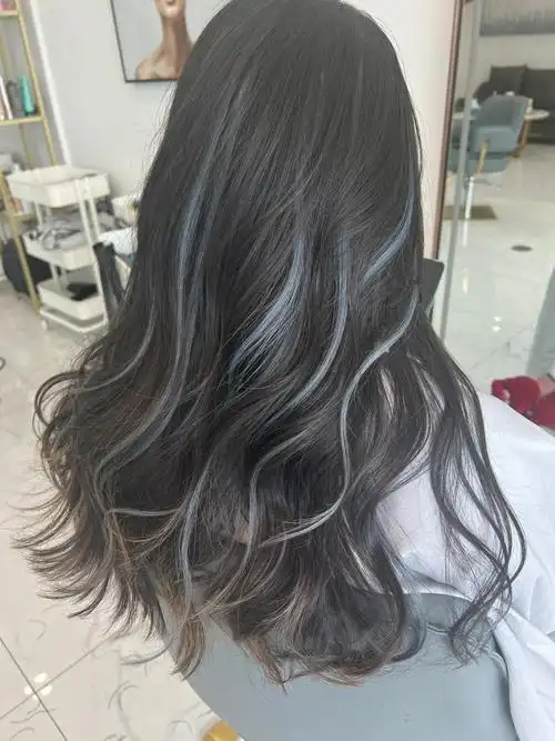 雾霾蓝挑染接发