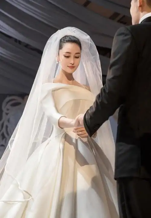 张馨予婚礼,高颜值伴娘表姐简直是新娘的高配版,哪里会是整容啊