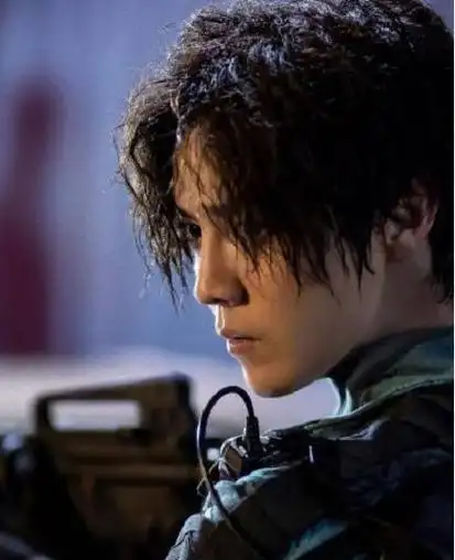 鹿晗最新力作:硬汉风采再登场