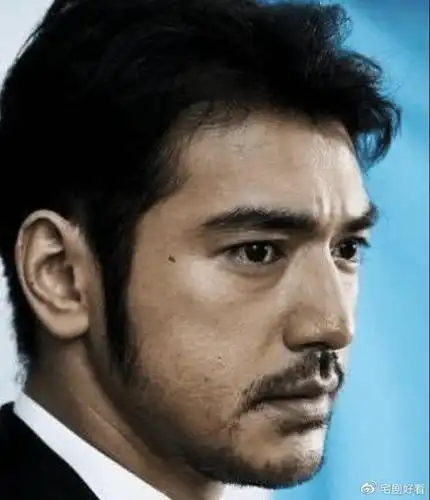 男明星留胡子堪比整容王宝强帅到没边肖战像换了一张脸