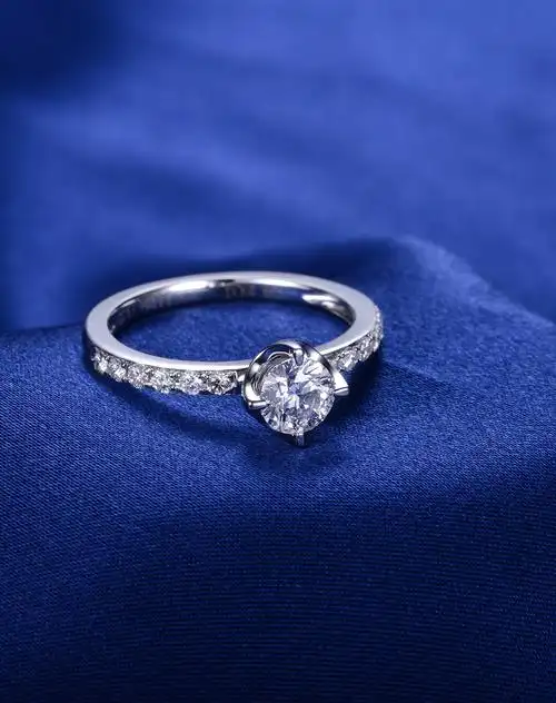 【水中花】 白18k金50分/0.5克拉钻石女士戒指