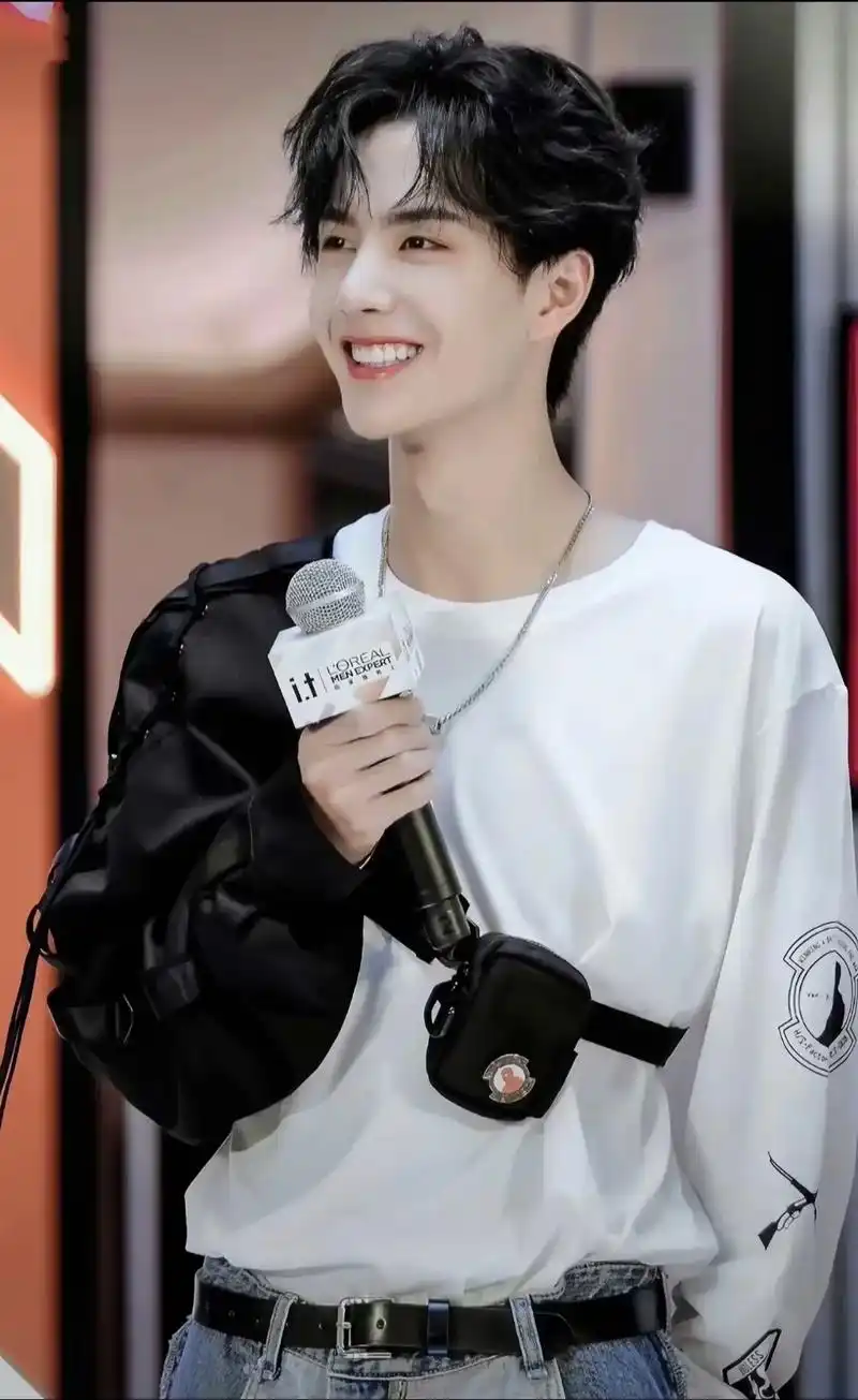 说说你最爱王一博哪一款笑容#治愈系笑容 #世界很甜因为有你 - 抖音