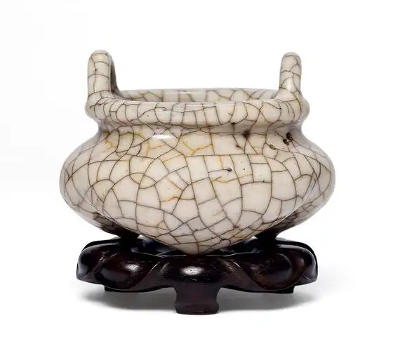 【明或更早 哥窑三足炉】拍卖品_图片_价格_鉴赏_明代单色釉瓷器_雅昌