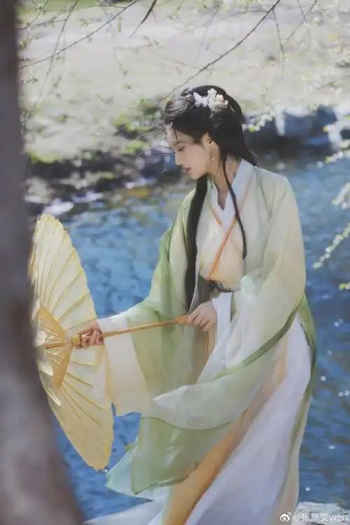 张慧雯古装写真