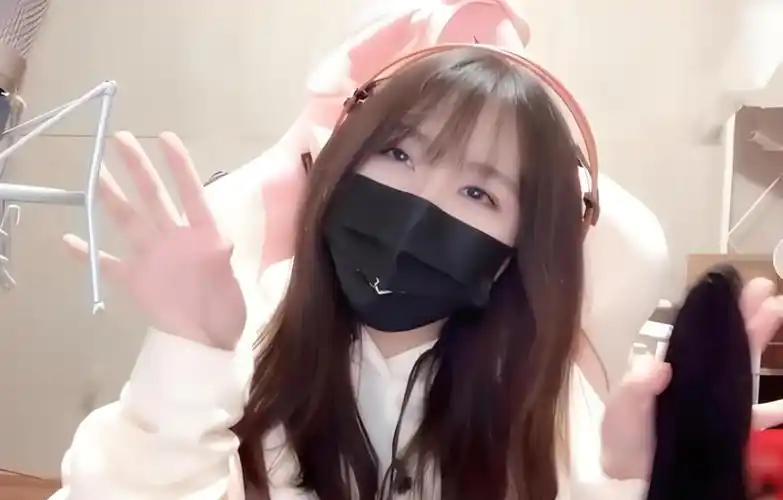 如何看待网传斗鱼游戏主播小团团因涉赌将被判刑八年