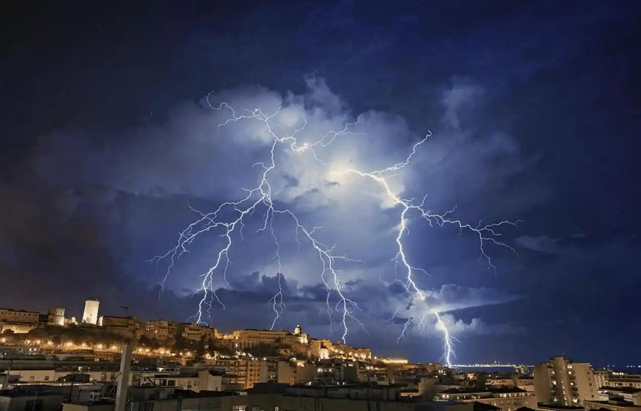 夏季雷雨多发季,安全用电需谨记!