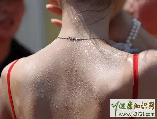 不同部位出汗的原因分析,出汗的部位有什么说法,出汗部位看健康