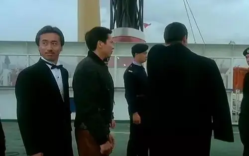 这部影片相信大家都十分熟悉,一提到赌神大家都会想到赌神高进,发哥.