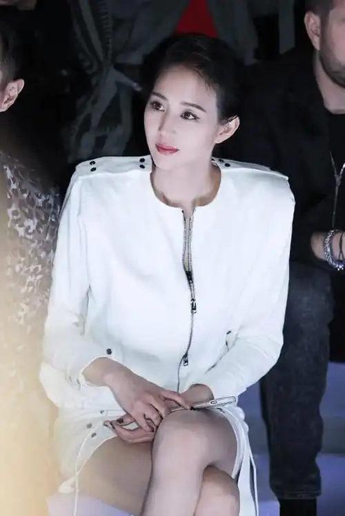 41岁张钧甯瘦成纸片人!168cm身高仅80斤,演戏拼了!