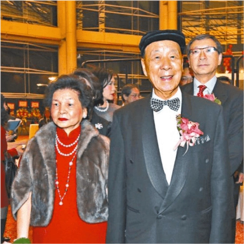 吕志和与何鸿燊不同,他没有四房太太,只有夫人赵锦屏,两人结婚近70年