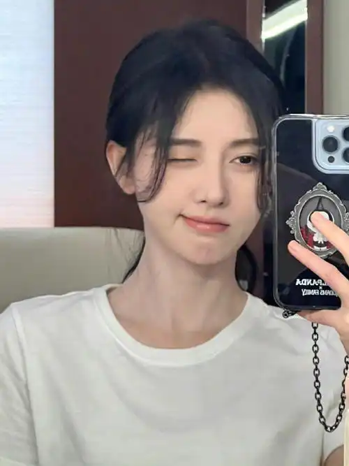 #鞠婧祎五宫格live随拍##鞠婧祎素颜五宫格随拍#