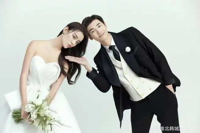 年轻人都在拍的韩系婚纱照98少女感十足!